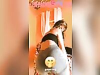 Cris pkena rebolando a bunda