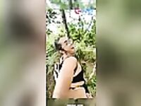 Amira Daher gostosa nua no mato mamando e dando sua buceta