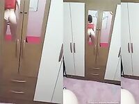 Aline Marques pelada em frente ao espelho se mostrando