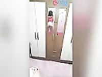 Aline Marques pelada em frente ao espelho se mostrando