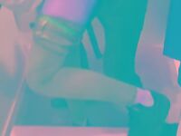 Sexo no banheiro com loirinha dando sua buceta