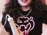 Hannah Owo nua colocando vibrador na bucetinha