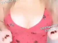 Loira Kathyane Gontijo pelada sem calcinha mostrando a buceta