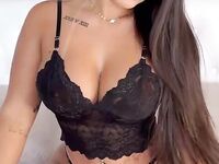 Juh Morena pelada tocando siririca e gozando gostoso