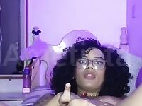 Ametista nua com plug no cu e se masturbando gostoso