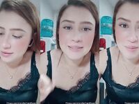 Carol Resenha com roupa de dormir