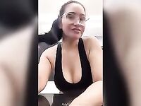 Video da gostosa Alessandra Marques no espelho