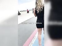 Lais Exibidinha mostrando a calcinha no avião