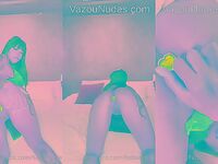 Flah Suicide Socando um Plug Anal no Cuzinho Delicioso