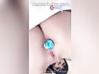 Flah Suicide Socando um Plug Anal no Cuzinho Delicioso