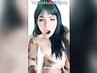 Flah Suicide Masturbando a Bucetinha e Gozando