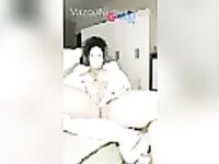 Vazou A Favorita Masturbando a Bucetinha deliciosa
