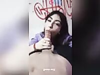 Novinha latina mamando a rola molhada