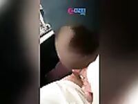 Novinha safada mamando dentro do busao