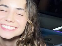 Jameliz nua no carro mostrando seus peitos lindos