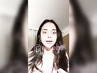 Xehli G mostrando seus peitos lindos demais
