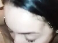 engolindo a piroca do seu marido corno
