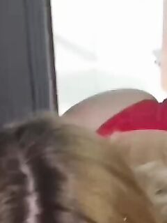 Laine Cordeiro pelada fazendo boquete no pau do Bruno Diferente
