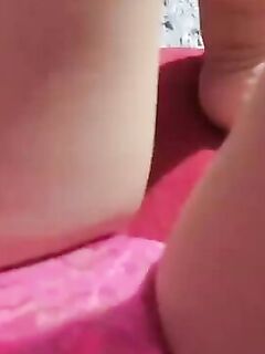 Aline Marques privacy mostrando sua calcinha rosa