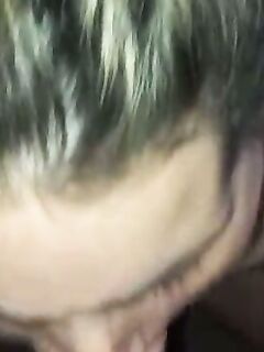 Crente novinha fazendo boquete de garganta profunda