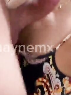 Thayane Ribeiro dando boquete guloso e levando gozada na cara