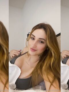 Mama Furtado deitada na cama provocando