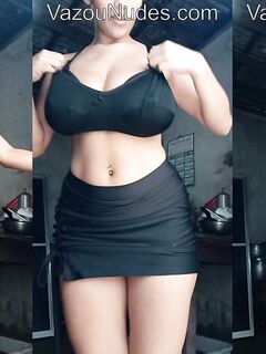 Vídeo amador da Maria Edielma Exibindo os Peitos e a Bucetona Carnuda