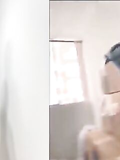 novinha cadela mostrando o cuzinho na net