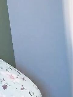 Rocha privacy mamando num consolo preto enorme