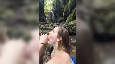 Rafaela Nery boquete na cachoeira