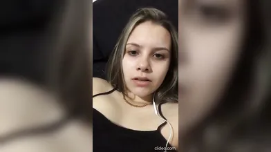 Aninha furacão na siririca em sua buceta suculenta