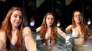 Catarina Paolino em live na banheira mostrando seu corpo