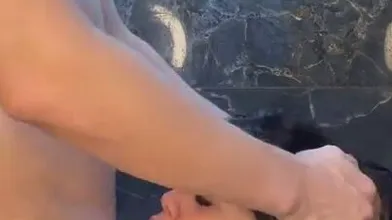 Video Michelle Rabbit pelada dando pro dotado no banheiro