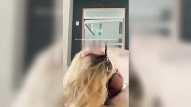Sarah Estanislau chupando uma pica grande e grossa