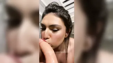 Clara Wellen onlyfans mostrando seu corpo lindo
