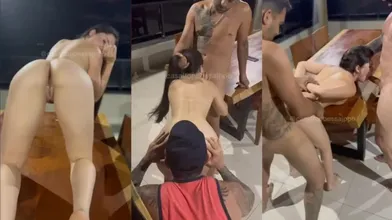 Novinha na putaria com dois casados ao mesmo tempo