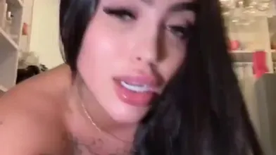 Xvideos onlyfans Mc Mirella peladinha se mostrando