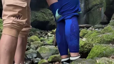 Rafaela Nery nua trepando com dotado na cachoeira