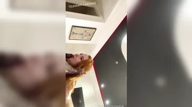 Ruiva safada sentando no pau grosso do negão