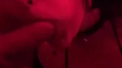 Lua Uchiha fazendo boquete e levando gozada