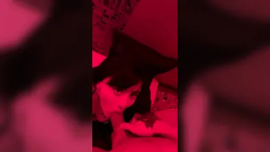 Lua Uchiha fazendo boquete e levando gozada