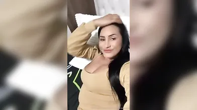 Atriz porno Alessandra Marques em vídeo erótico