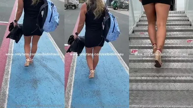 Lais Exibidinha mostrando a calcinha no avião