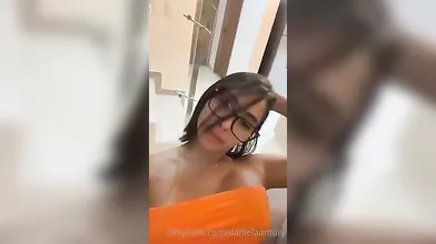 Safada morenaça Daniela Antury em vídeo de boca na rola