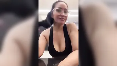 Video da gostosa Alessandra Marques no espelho