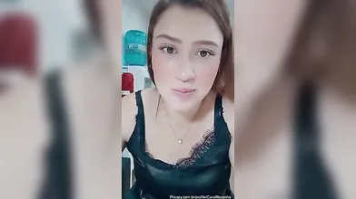 Carol Resenha com roupa de dormir