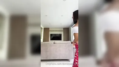 Porno morena Daniela Antury mostrando as tetas