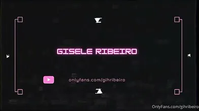 A putinha Gih Ribeiro adora fazer vídeos mostando o cu