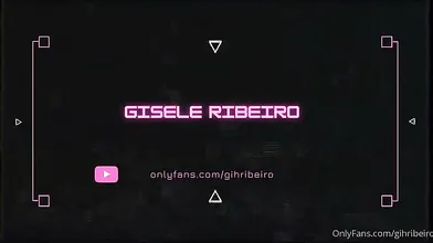 A putinha Gih Ribeiro adora fazer vídeos mostando o cu