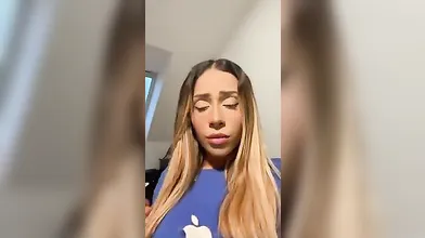 Anitta Hot super sexy usando uma calcinha branca